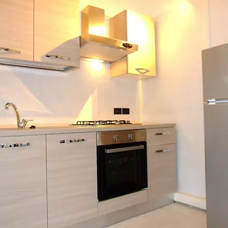 5 Beds Kitchen Bologne