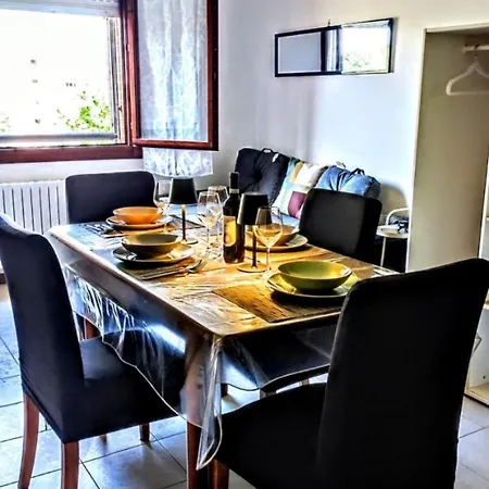 5 Beds Kitchen * Bologne
