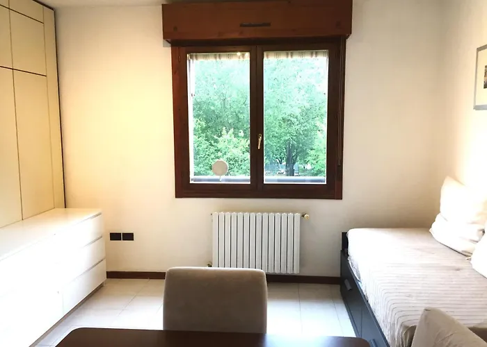 5 Beds Kitchen Daire