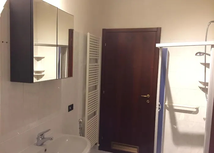 5 Beds Kitchen *