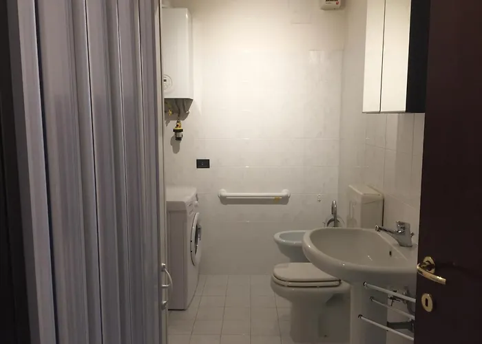 5 Beds Kitchen דירה *