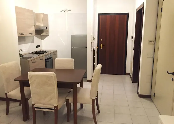 5 Beds Kitchen *